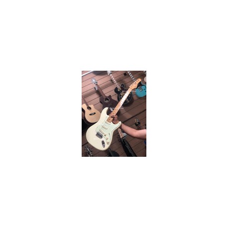 GUITARRA ELECTRICA TAGIMA BLANCA OLIMPICO CON FUNDA STRATUS BAG TG-530-OWH-LF-MG